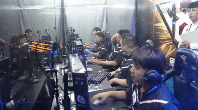 【战报】2025LPL春季赛RA 0-2 EDG，Viper操作拉满助EDG拿下比赛