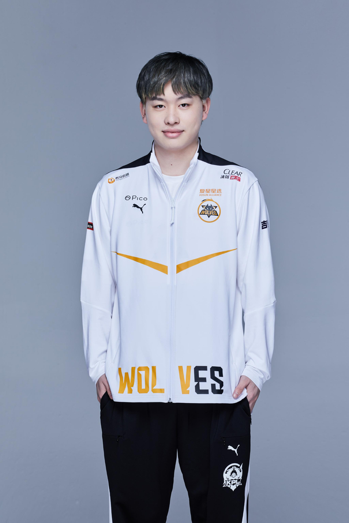 我丈夫真棒！ Viper 滑板鞋自由输出徐秀耀虎很难击败 Hanwha Life Esports 夺回一座城市